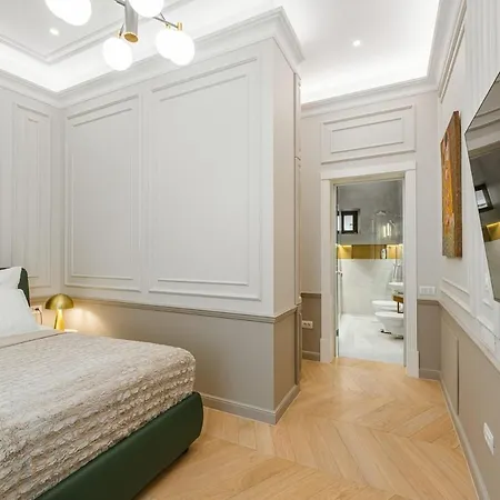 Apartment Charming Classic In Center Cluj-Napoca